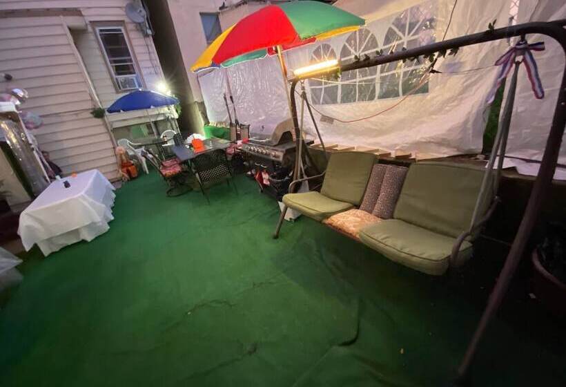بنسيون Charming 2 Bedrooms Apt 10 Mins To Nycity
