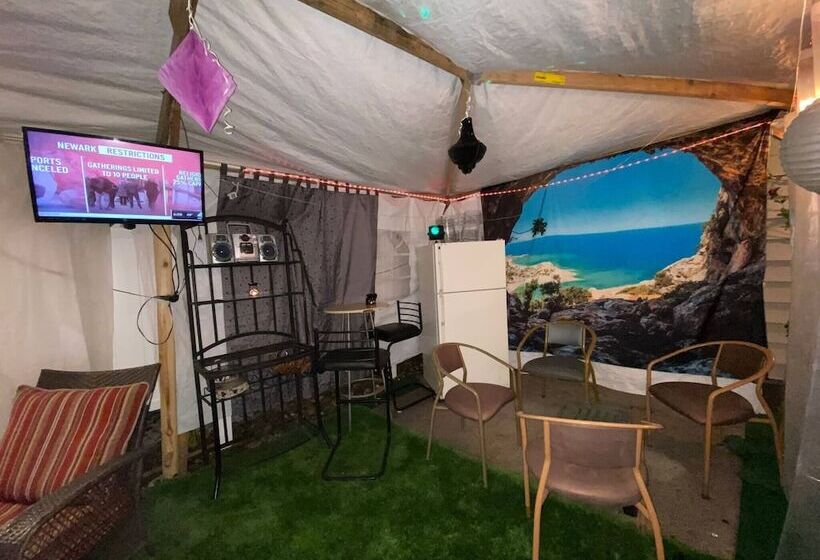 بنسيون Charming 2 Bedrooms Apt 10 Mins To Nycity