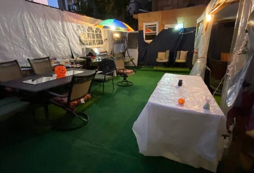 פנסיון Charming 2 Bedrooms Apt 10 Mins To Nycity