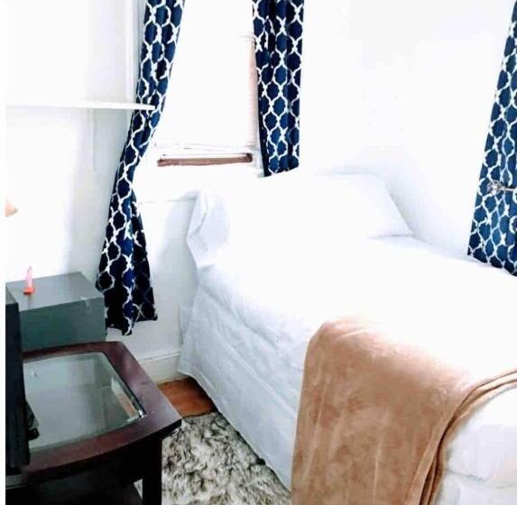 פנסיון Charming 2 Bedrooms Apt 10 Mins To Nycity