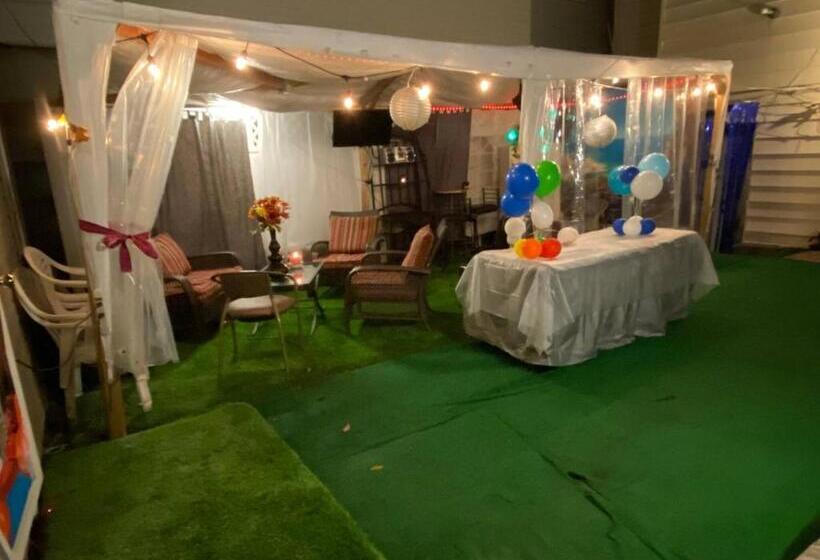 פנסיון Charming 2 Bedrooms Apt 10 Mins To Nycity