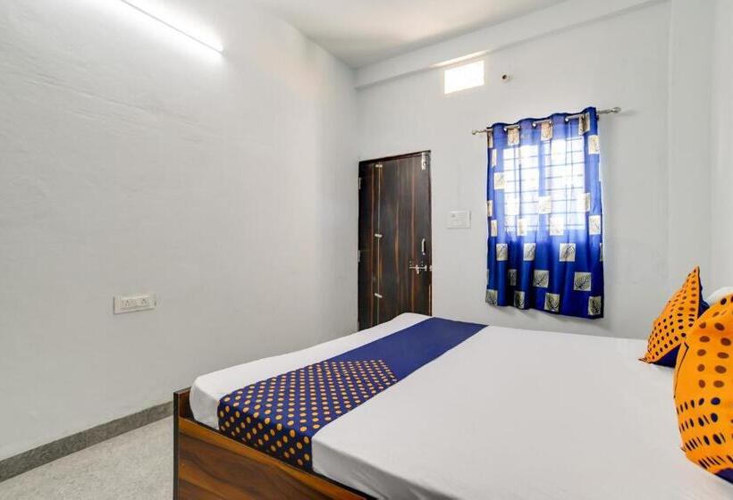 Spot On 78070 Hotel Sai Leela