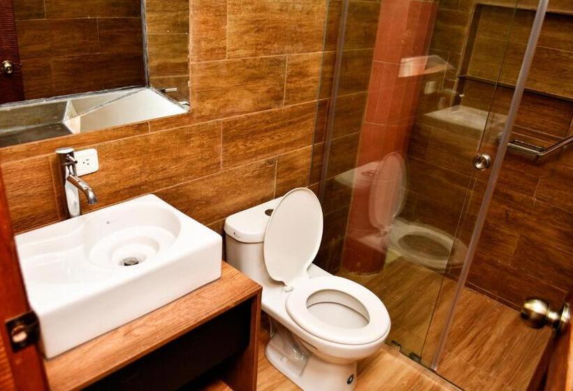 هاستل Imperial Zumbahua