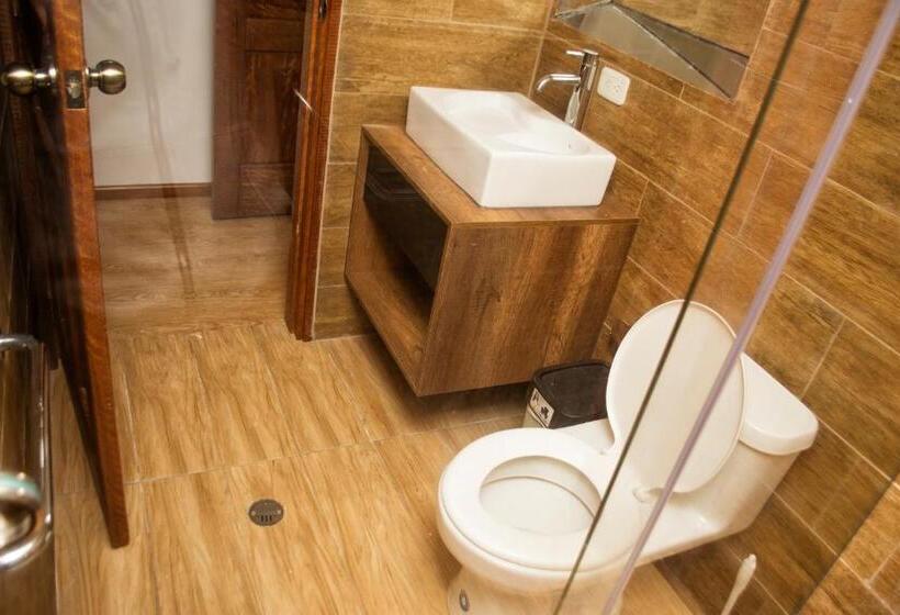 هاستل Imperial Zumbahua