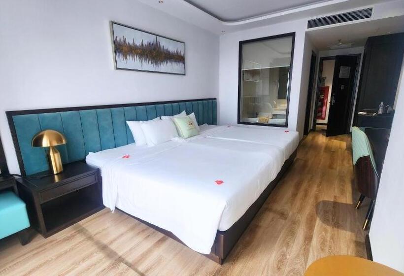 Cordial Grand Hotel My Khe Beach