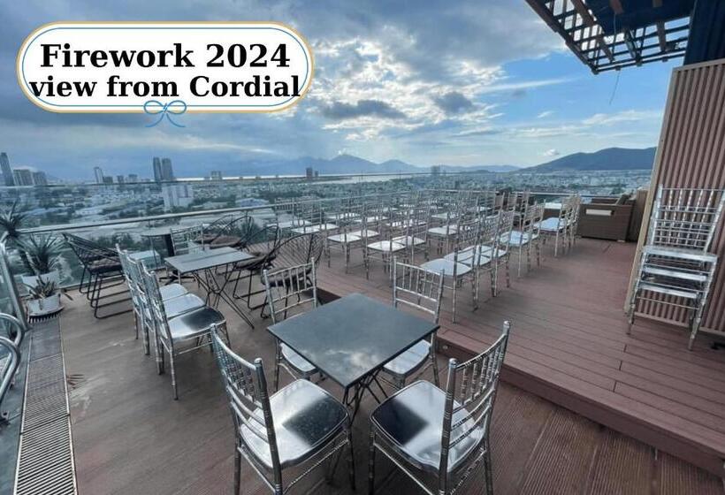 Cordial Grand Hotel My Khe Beach