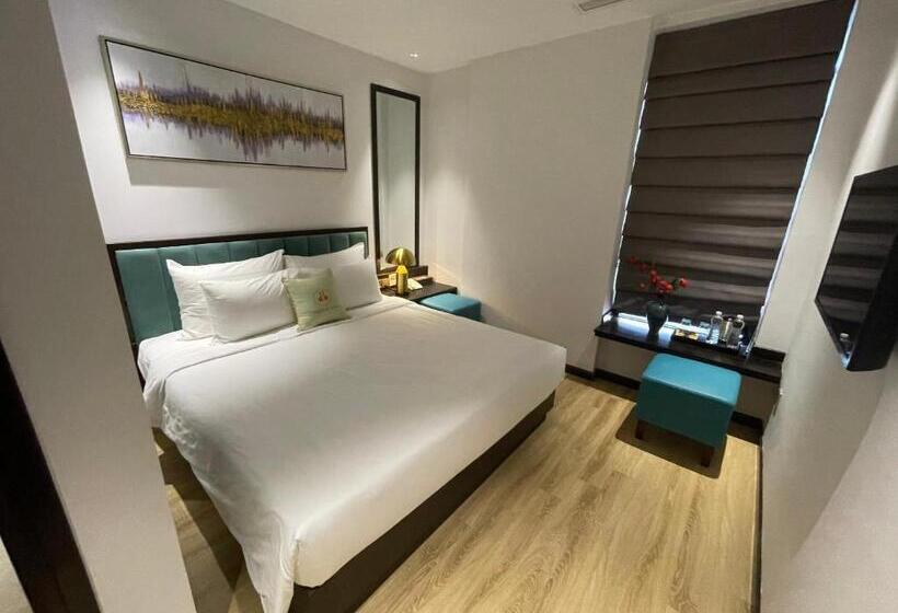 Cordial Grand Hotel My Khe Beach