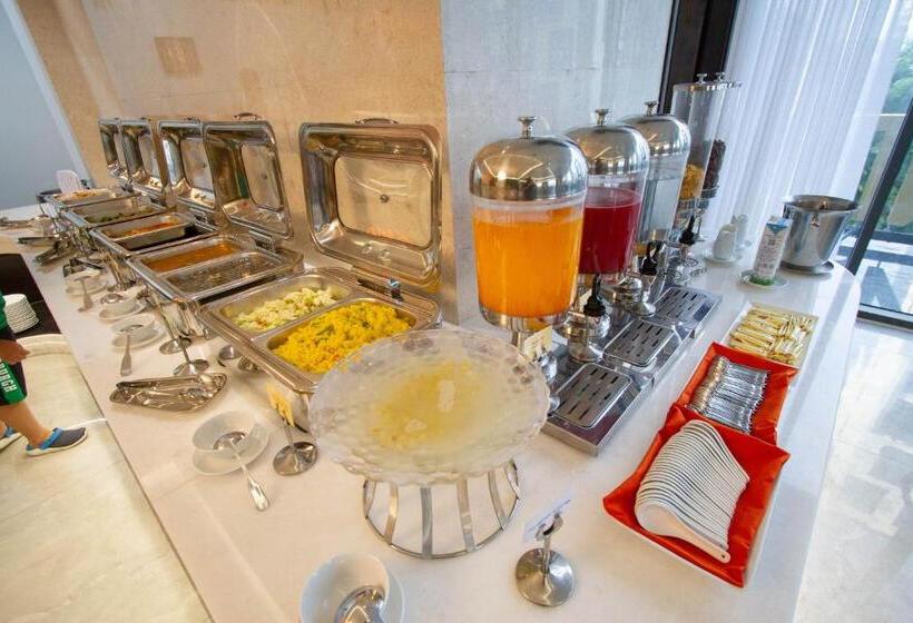 Cordial Grand Hotel My Khe Beach