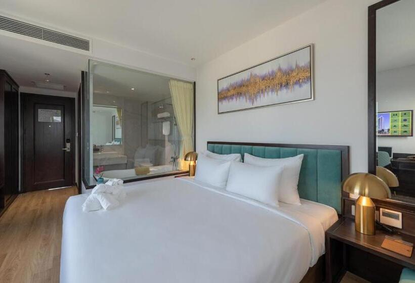 Cordial Grand Hotel My Khe Beach