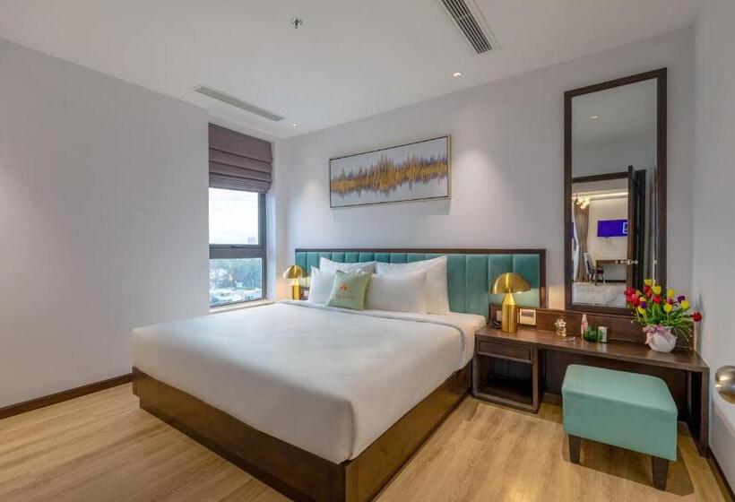 Cordial Grand Hotel My Khe Beach