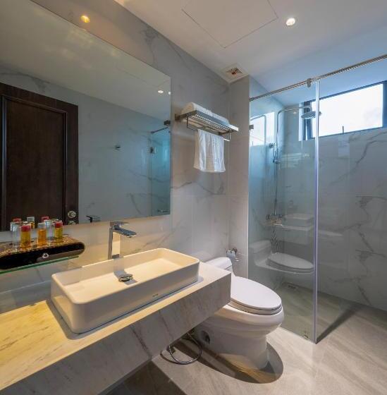 Cordial Grand Hotel My Khe Beach