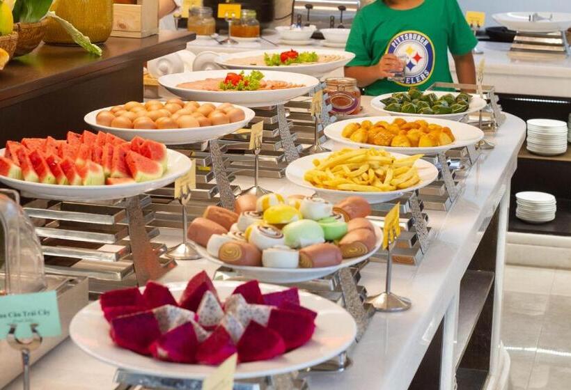 Cordial Grand Hotel My Khe Beach