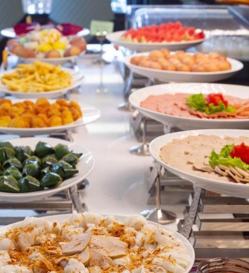 Cordial Grand Hotel My Khe Beach