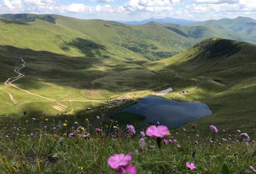 هتل Alpin Eco Chalet & Wellness