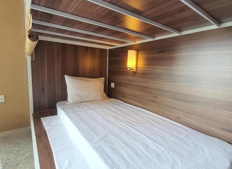 هتل Cagina Boutique Hostel