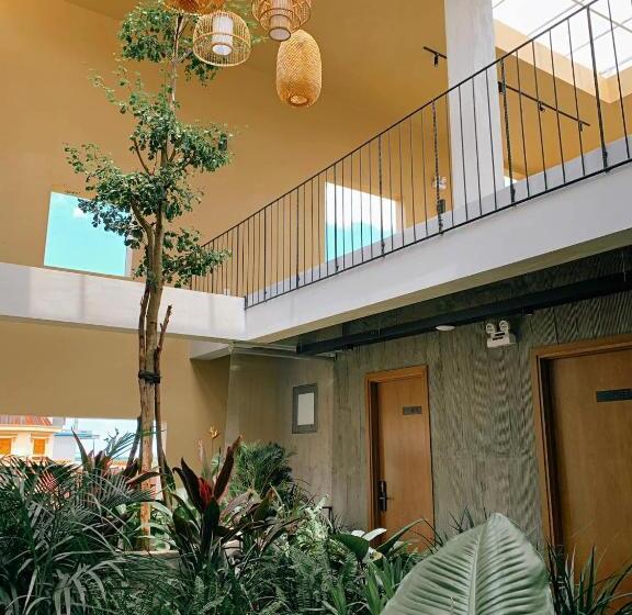 هتل Cagina Boutique Hostel