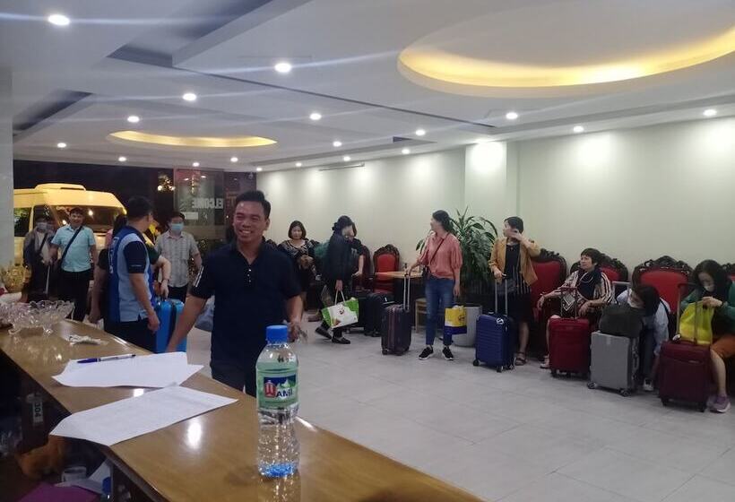 هتل Golden Lotus Airport