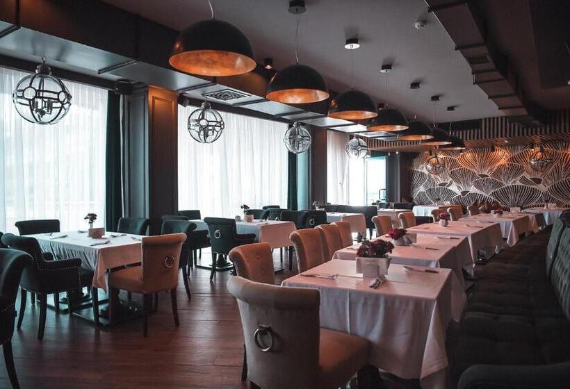 هتل Marine Residence