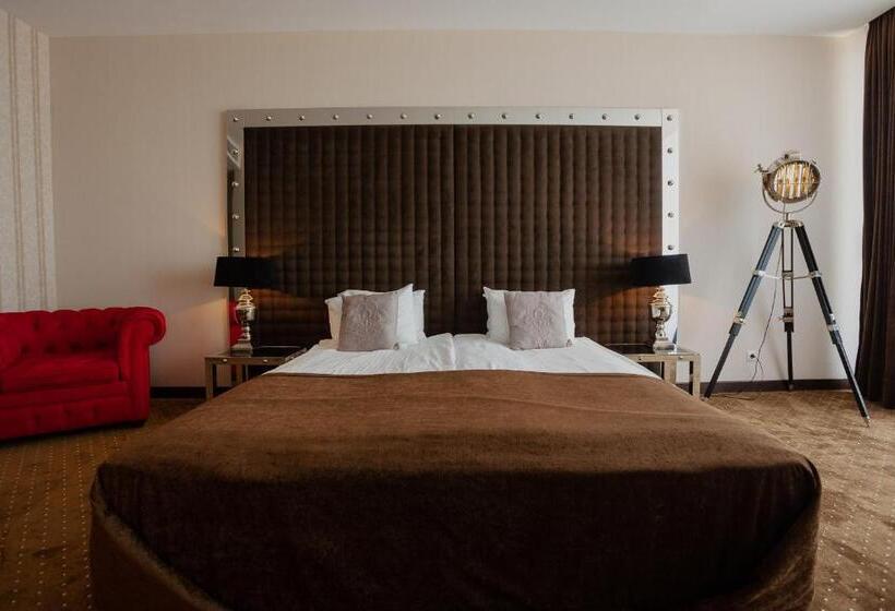 هتل Marine Residence