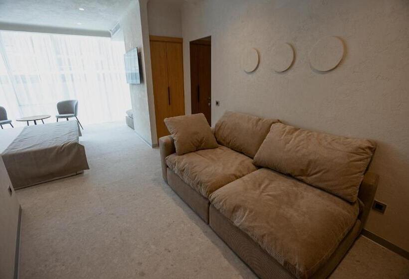 هتل Marine Residence