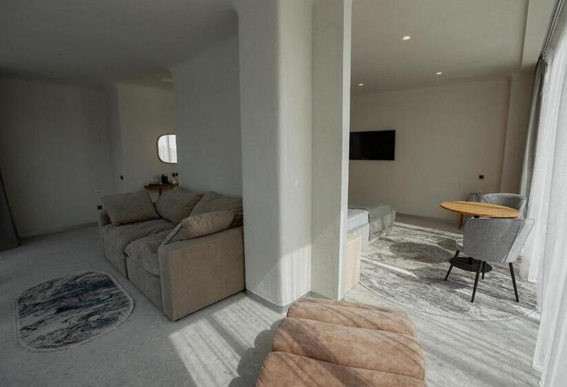 هتل Marine Residence