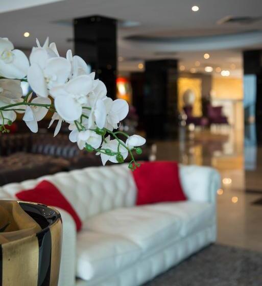 هتل Marine Residence