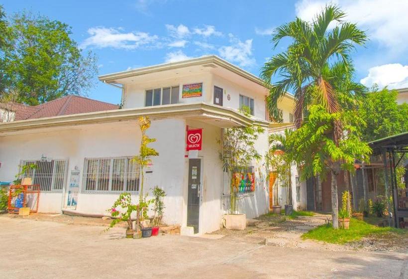 בית מלון כפרי Oyo 761 Caza Southville Apartelle