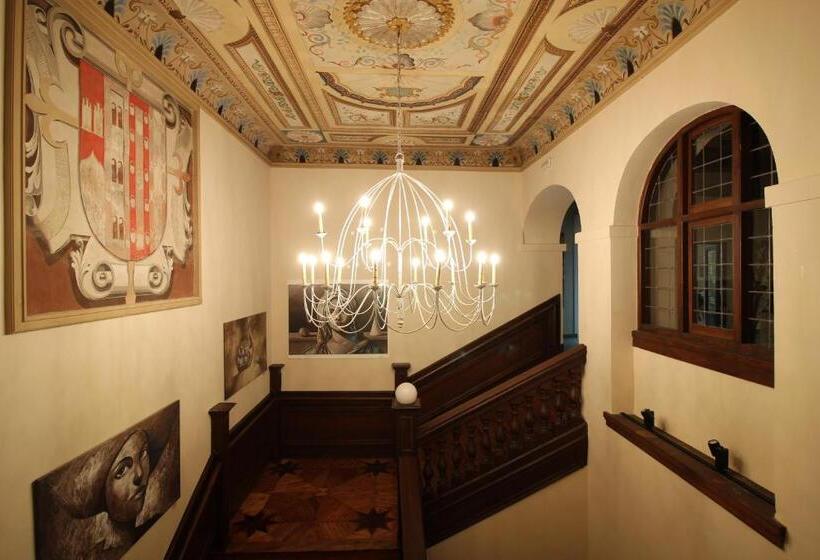 هتل Palacio La Floresta