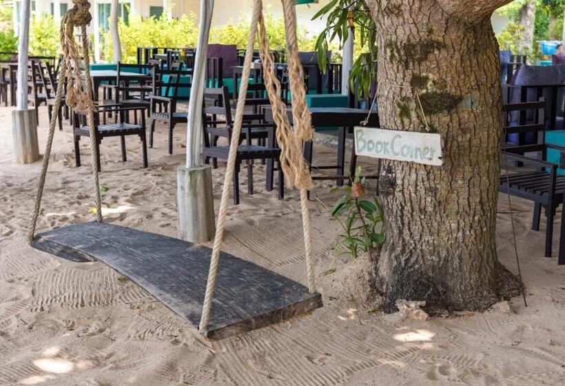 בית מלון כפרי Sabai Beach Resort