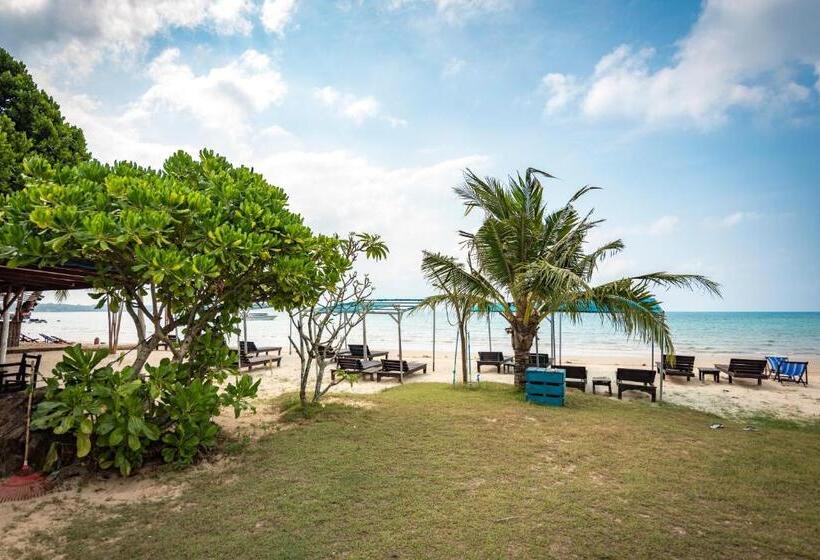 בית מלון כפרי Sabai Beach Resort