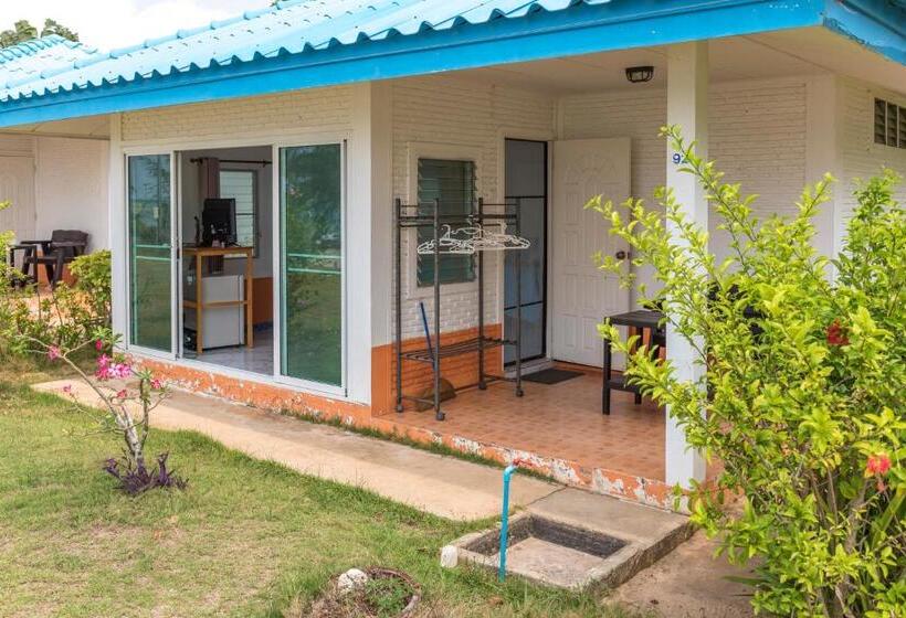 בית מלון כפרי Sabai Beach Resort