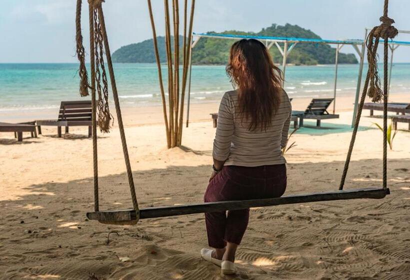 בית מלון כפרי Sabai Beach Resort