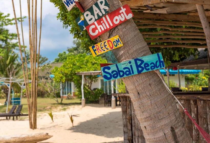 בית מלון כפרי Sabai Beach Resort