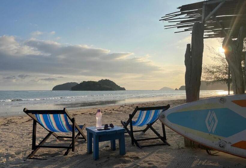 בית מלון כפרי Sabai Beach Resort