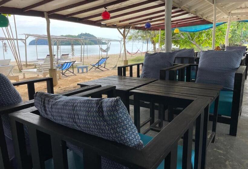 בית מלון כפרי Sabai Beach Resort