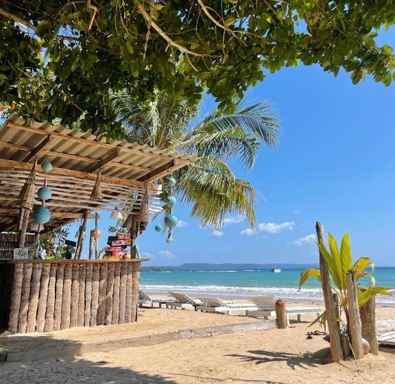 בית מלון כפרי Sabai Beach Resort