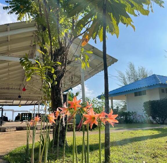 בית מלון כפרי Sabai Beach Resort