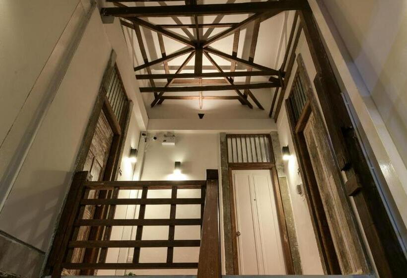 בית מלון כפרי Velawarin