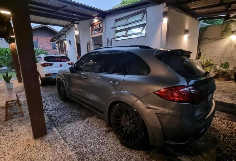 בית מלון כפרי Velawarin