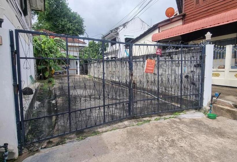 בית מלון כפרי Velawarin