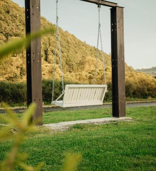 Отель Villa Tukhlay