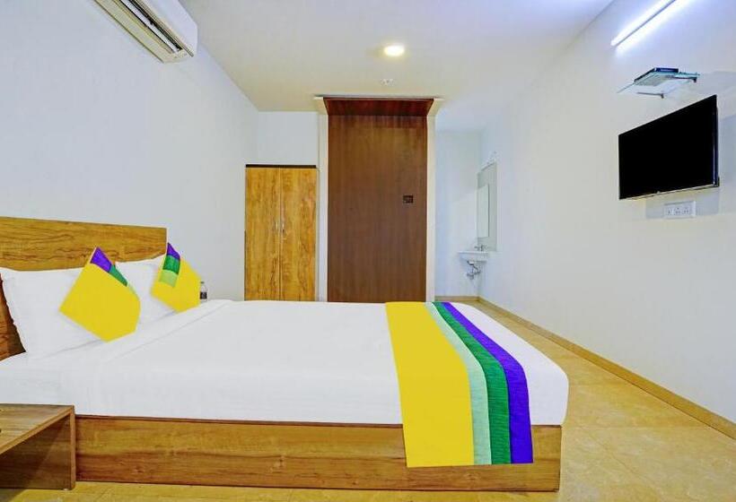 Itsy Hotels Oasis Pride