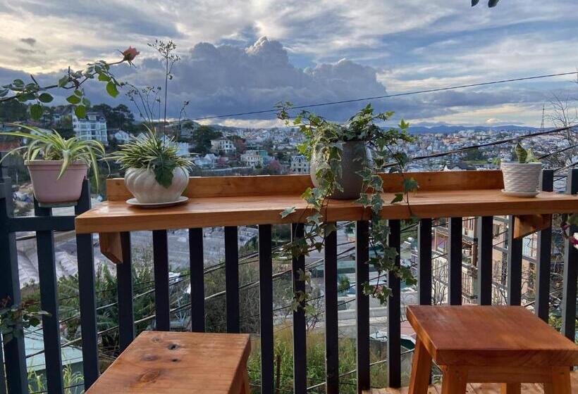 La Pense E Hotel   Dalat