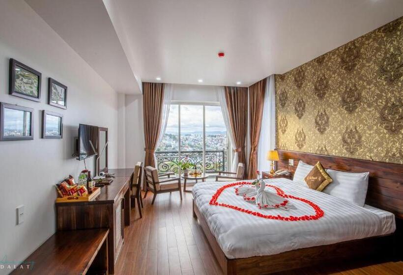 La Pense E Hotel   Dalat