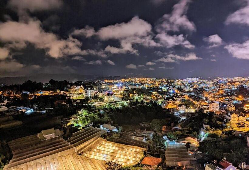 La Pense E Hotel   Dalat