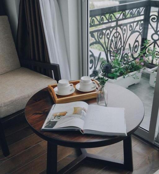 La Pense E Hotel   Dalat