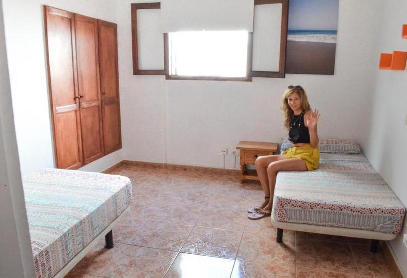 Пансион Banana Surf House