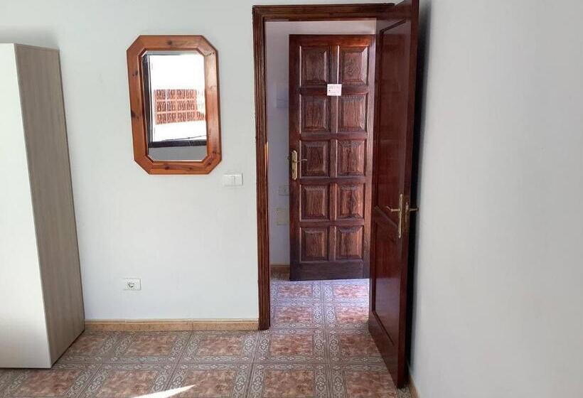 Пансион Banana Surf House