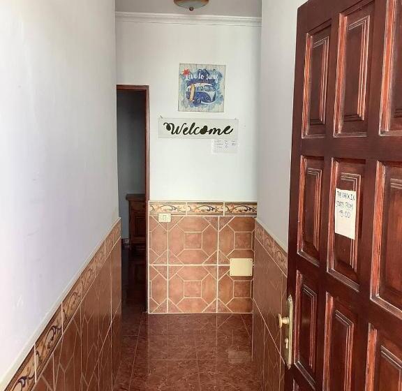 Пансион Banana Surf House