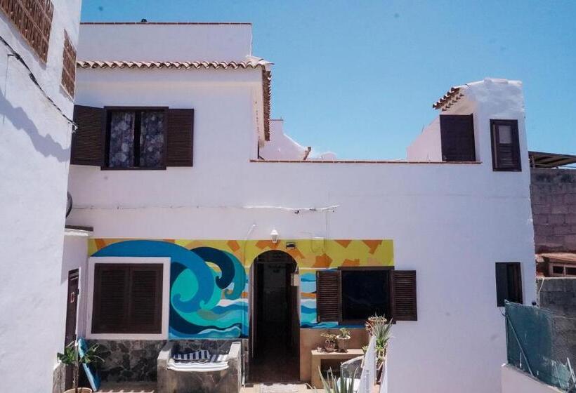 Пансион Banana Surf House